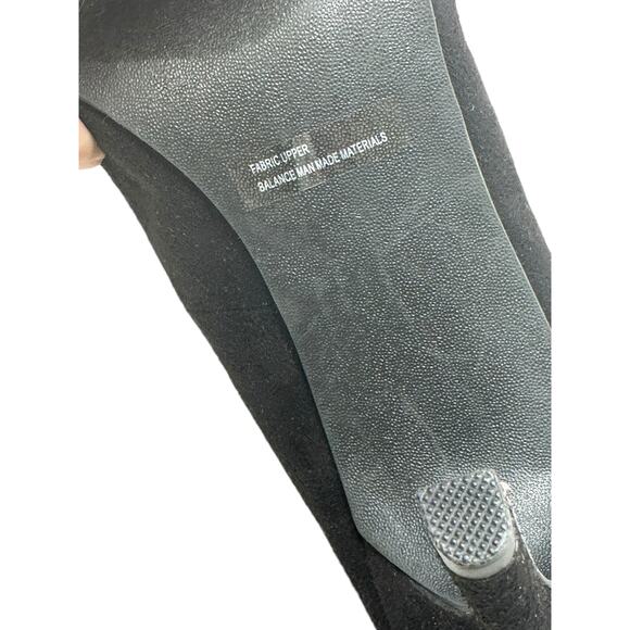 New York & Co black faux suede pompom pump heels shoes size 10 - Picture 3 of 16